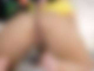 Live cam show with Annyy-Rosse - Teen (18+) on Dare Cams