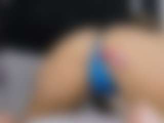 Live cam show with Annyy-Rosse - Athletic Asshole on CamClone