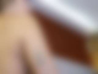 Live cam show with Annyy-Rosse - Striptease on madthumbs