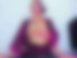 Live cam show with EmmaRogers - Bush on Instabang