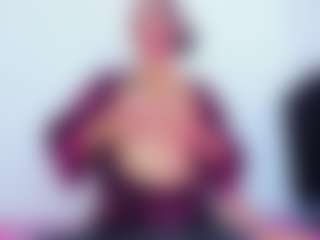 EmmaRogers's Live Sex Cam Show