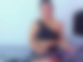 Live cam show with EmmaRogers - Ebony Teen (18+) on Camsoda