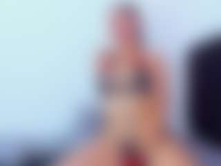 EmmaRogers's Live Sex Cam Show