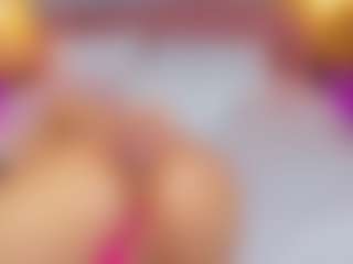 Live cam show with AmedeeaBanks - Toys on live18s.com