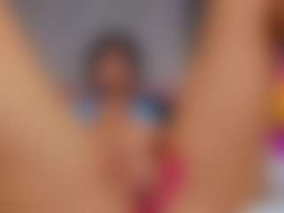Live cam show with AmedeeaBanks - Bikini on googirlz