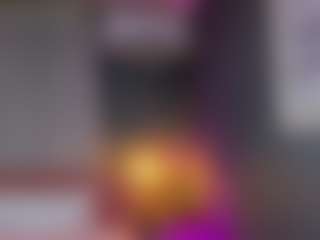 Live cam show with AmedeeaBanks - Curvy on Camming Site