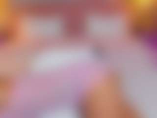 Live cam show with AmedeeaBanks - Curvy Teen (18+) on Uber Horny