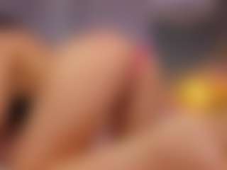 Live cam show with AmedeeaBanks - Brown Eyes on Uber Horny