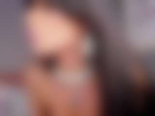 Live cam show with AmedeeaBanks - Brown Eyes Lovense on AdultVida.com