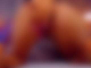 AmedeeaBanks's Live Sex Cam Show