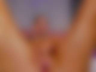 Live cam show with AmedeeaBanks - Freak on Hubzter Live