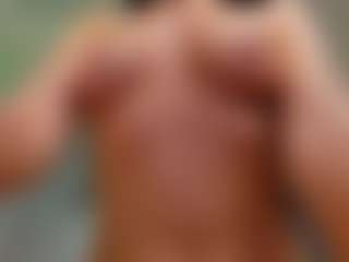 AmedeeaBanks's Live Sex Cam Show