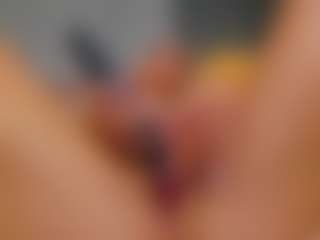 AmedeeaBanks's Live Sex Cam Show