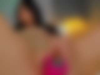 Live cam show with AmedeeaBanks - Shaved Pussy on Camsoda