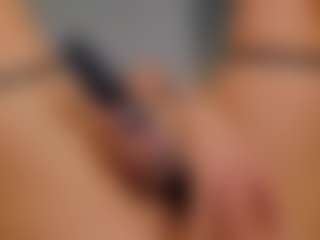 AmedeeaBanks's Live Sex Cam Show