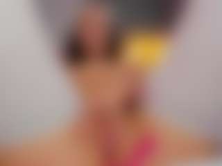 Live cam show with AmedeeaBanks - Wet on Milf Play