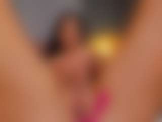 Live cam show with AmedeeaBanks - BBW Shaved Pussy on chickslive.net