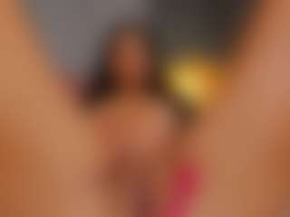Live cam show with AmedeeaBanks - Deepthroat on Milf Play