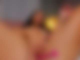Live cam show with AmedeeaBanks - Shaved Pussy Curvy on 1on1-livenow