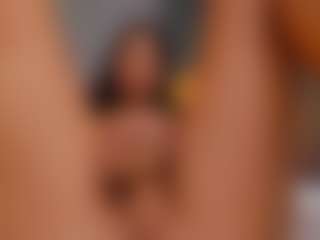 Live cam show with AmedeeaBanks - Shaved Pussy Teen (18+) on 1on1-livenow