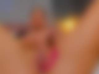 Live cam show with AmedeeaBanks - HD Curvy on livesuperchat.net