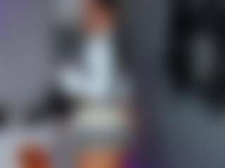 Live cam show with AmedeeaBanks - College Teen (18+) on Camsoda