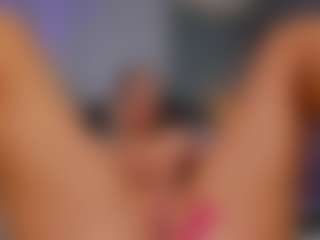 AmedeeaBanks's Live Sex Cam Show
