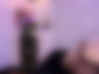Live cam show with AntonelaLopez - Middle Aged on live18s.com