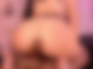 Live cam show with AntonelaLopez - Middle Aged on Instabang