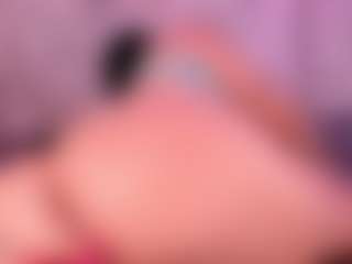 Live cam show with AntonelaLopez - Flirt MILF on Camsoda