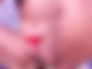 Live cam show with AntonelaLopez - Bedroom MILF on Hubzter Live