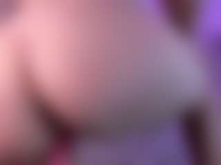 Live cam show with AntonelaLopez - Drinking on crypto-cams
