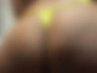 Live cam show with Courtney-Carter - Oil on hotwifechat.live