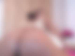Live cam show with rebecacorttez - Shaved Pussy on Camsoda