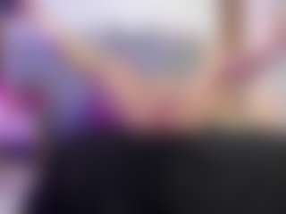 Live cam show with Sofi Perez - Curvy MILF on Mixed Magazine Live