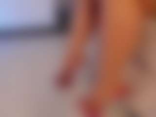 Sofi Perez MILF webcam performer live streaming