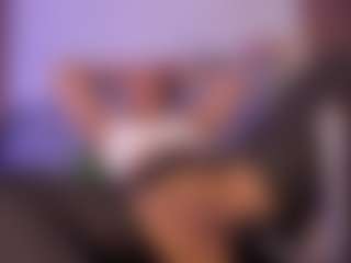 Live cam show with Sofi Perez - College Curvy on Camsoda
