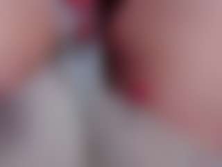 Live cam show with Sweetsin2u - Shaved on friskycurves.com