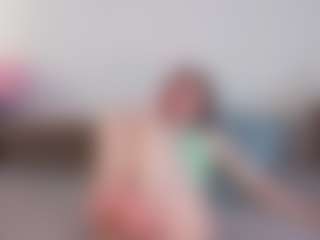 SelenaSweetx's Live Sex Cam Show