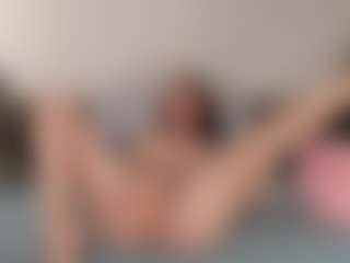 Live cam show with SelenaSweetx - Petite MILF on Camsoda