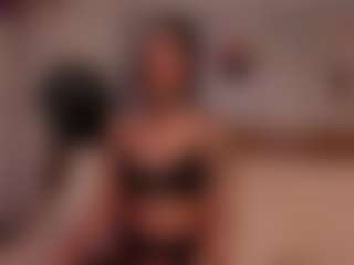 Live cam show with Luna Ruso - Bedroom on galaxygirlnitro.com