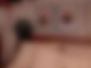 Live cam show with Luna Ruso - Teen (18+) on live18s.com