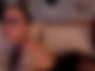 Live cam show with Luna Ruso - Teen (18+) on TeamSkeetLive