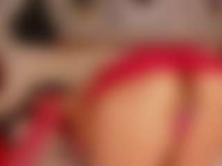 Live cam show with Luna Ruso - Young Adult on SmokeAndPoke