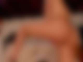 Live cam show with Luna Ruso - Dildo on LiveSexCams6