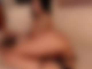 Live cam show with Luna Ruso - Lovense Teen (18+) on friskycurves.com