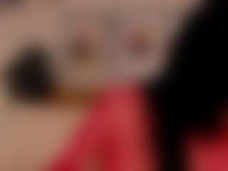 Live cam show with Luna Ruso - Athletic Strip on Soda Cam