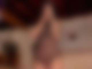 Live cam show with Luna Ruso - Blowjob on fapnchat