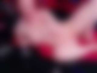 Live cam show with Kittie Purry - Muscle on Dolls Live