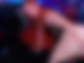 Live cam show with Kittie Purry - Muscle on CamwithHer